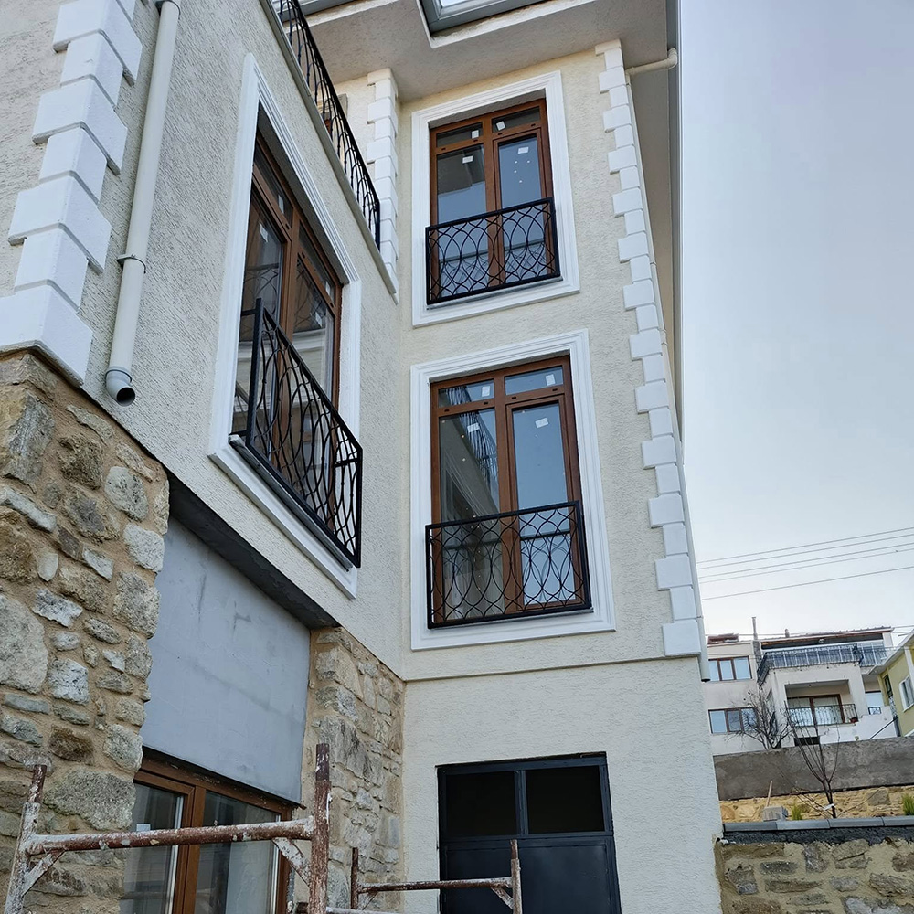 alüminyum korkuluk,camlı korkuluk,ferforje,korkuluk,pleksi korkuluk,cam balkon