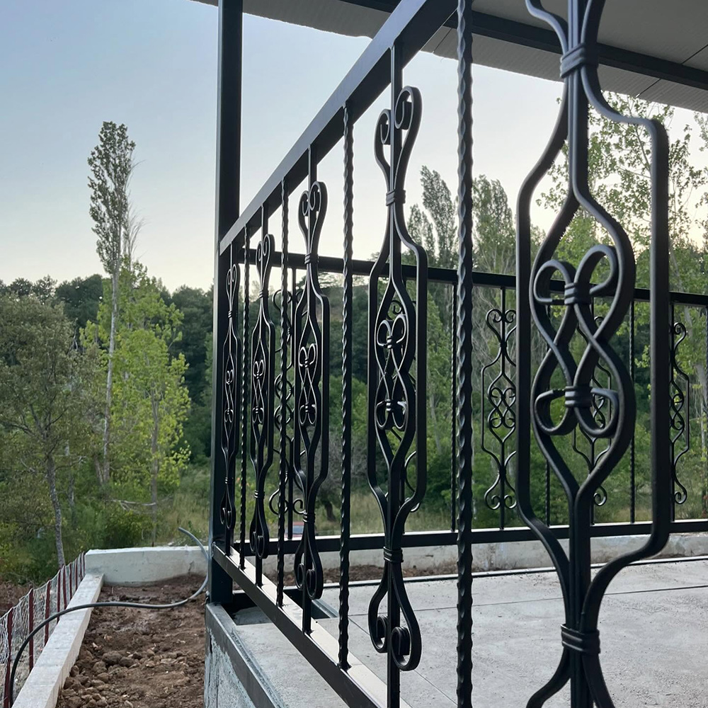 alüminyum korkuluk,camlı korkuluk,ferforje,korkuluk,pleksi korkuluk,cam balkon