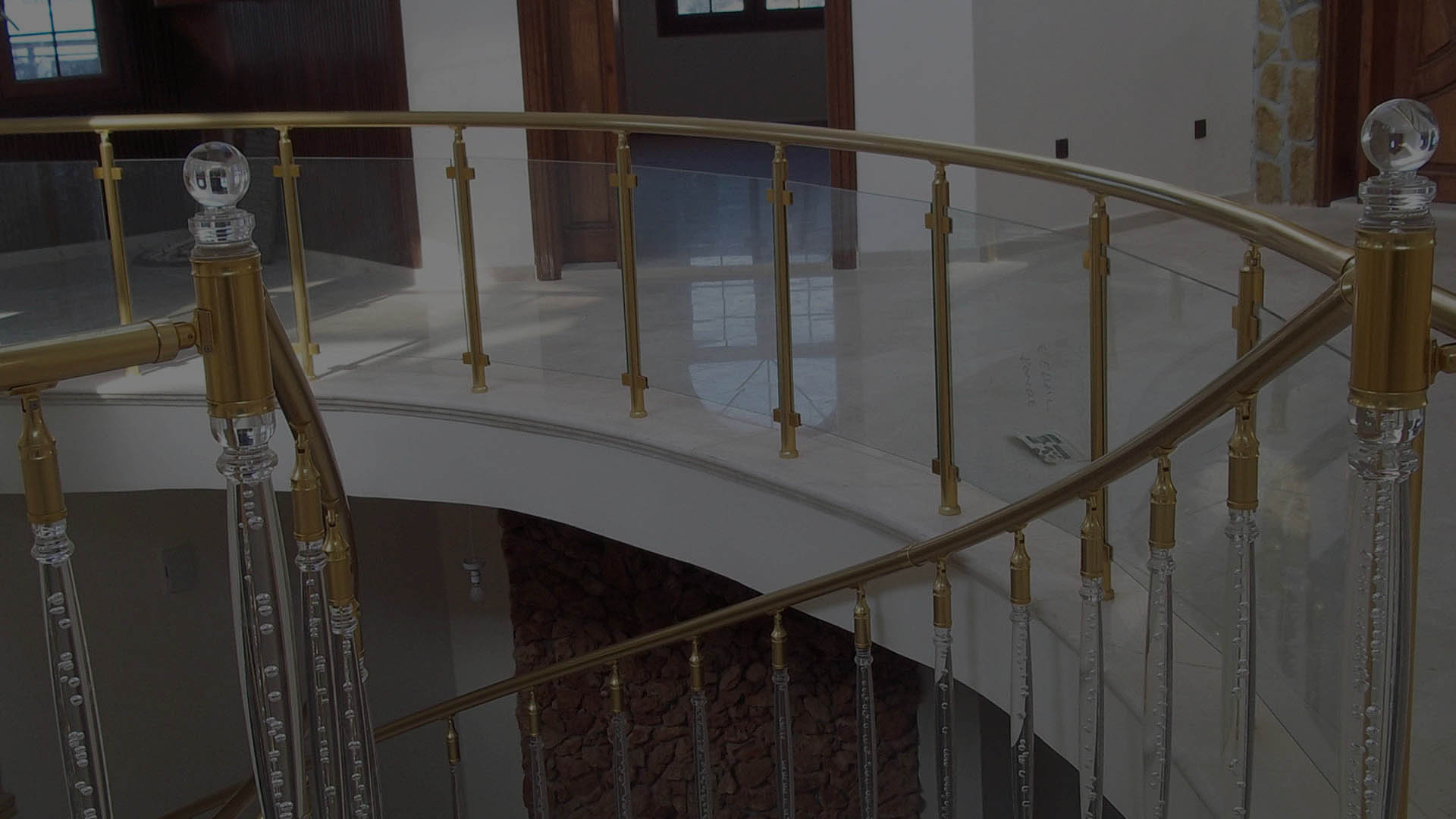 alüminyum korkuluk,camlı korkuluk,ferforje,korkuluk,pleksi korkuluk,cam balkon